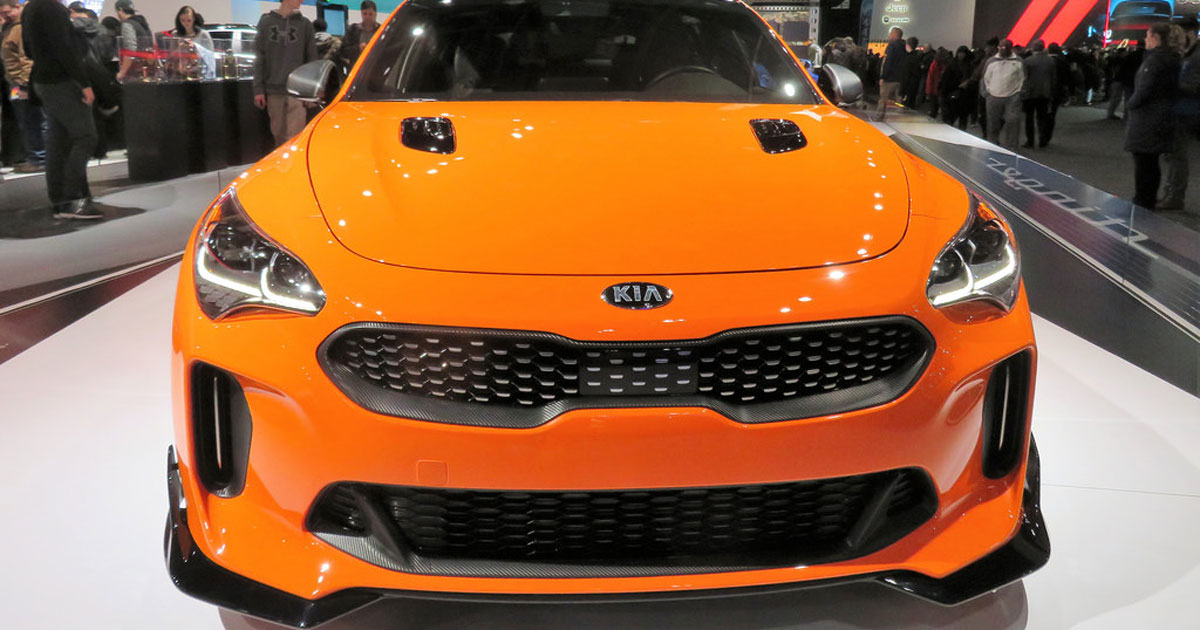 A Closer Look at The 2018 Stinger GT